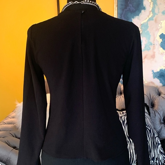 Love culture black blouse says L fits like a small - Picture 9 of 9